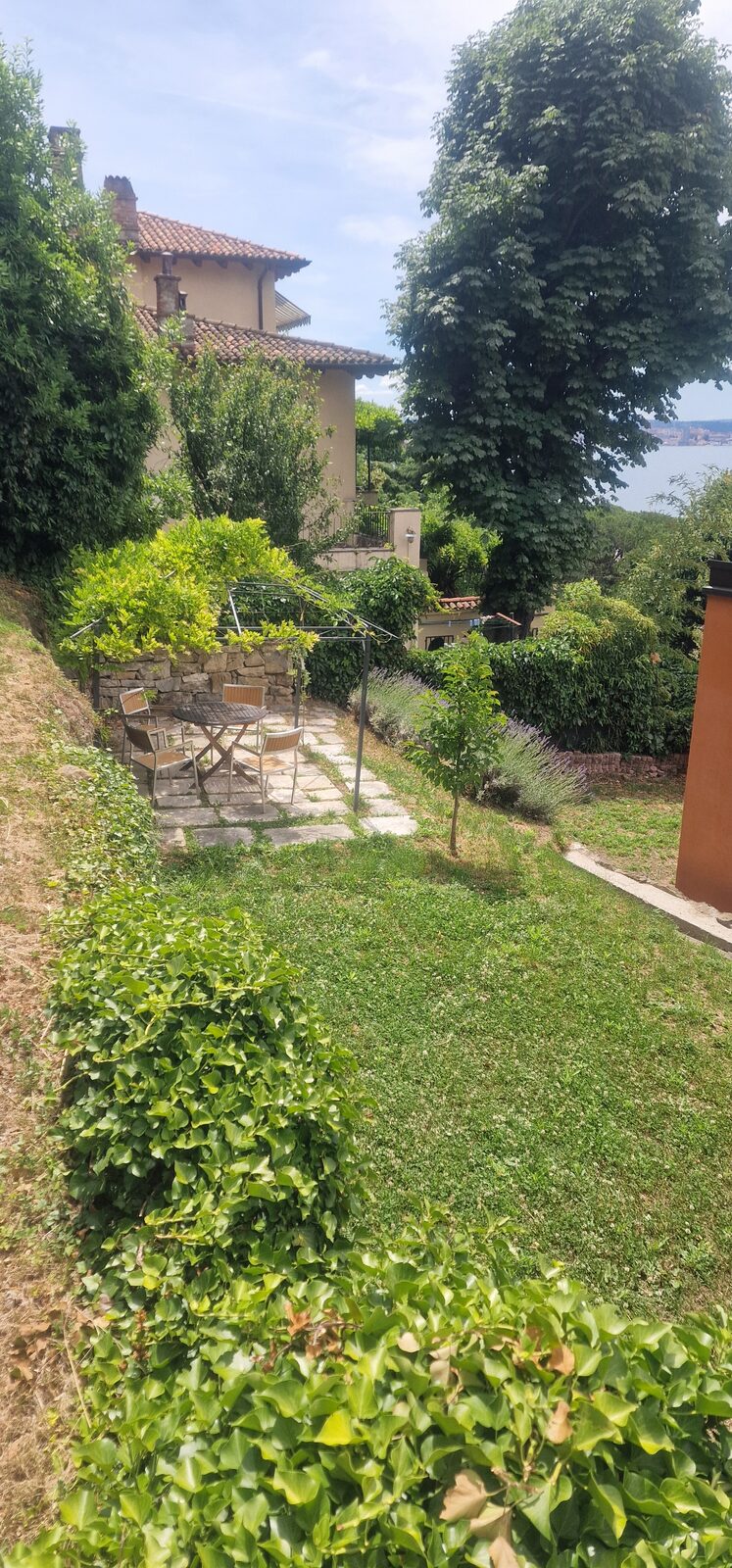 Villa & Außen – Villa Barcola, Triest